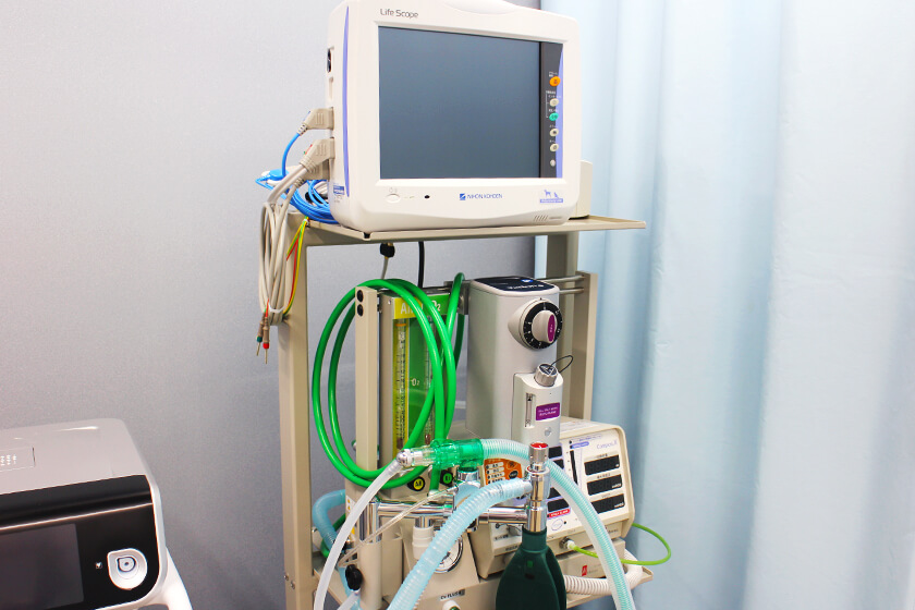 麻酔器・人工呼吸器（Sigma Delta Vaporiser,COMPOS X）